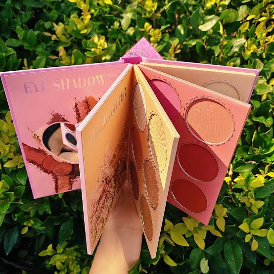 Mocmallure Makeup Book Palette 4NI1